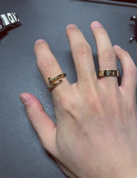 cartier love ring vs wedding band
